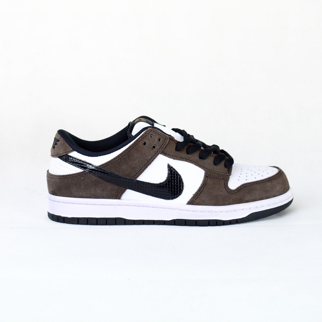 women's nike dunks low brown